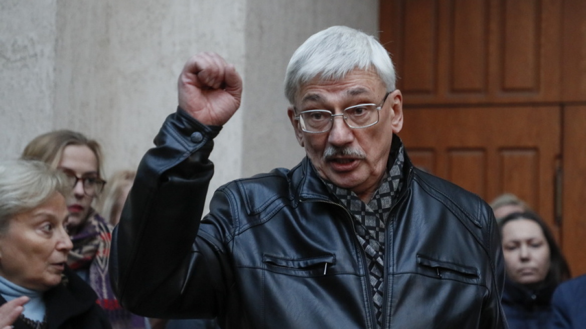 Όλεγκ Ορλόφ: «Φασιστική» η Ρωσία σύμφωνα με τον βετεράνο ακτιβιστή των ανθρωπίνων δικαιωμάτων