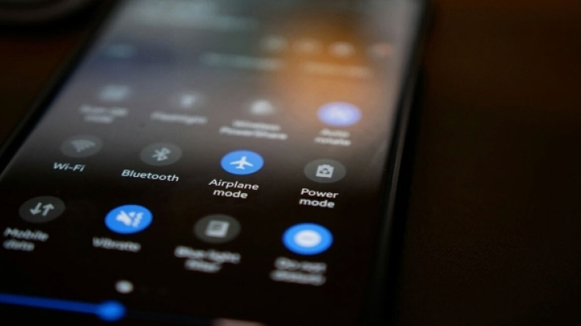 Η αλήθεια για τη λειτουργία πτήσης: Τι ακριβώς ισχύει (vid)