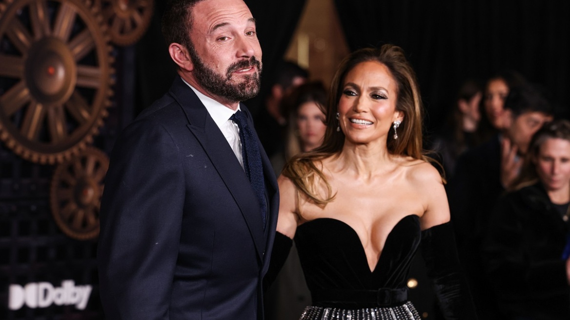 Λόπεζ-Άφλεκ: Φουντώνουν οι φήμες χωρισμού τους μετά την εμφάνιση του ηθοποιού χωρίς βέρα 