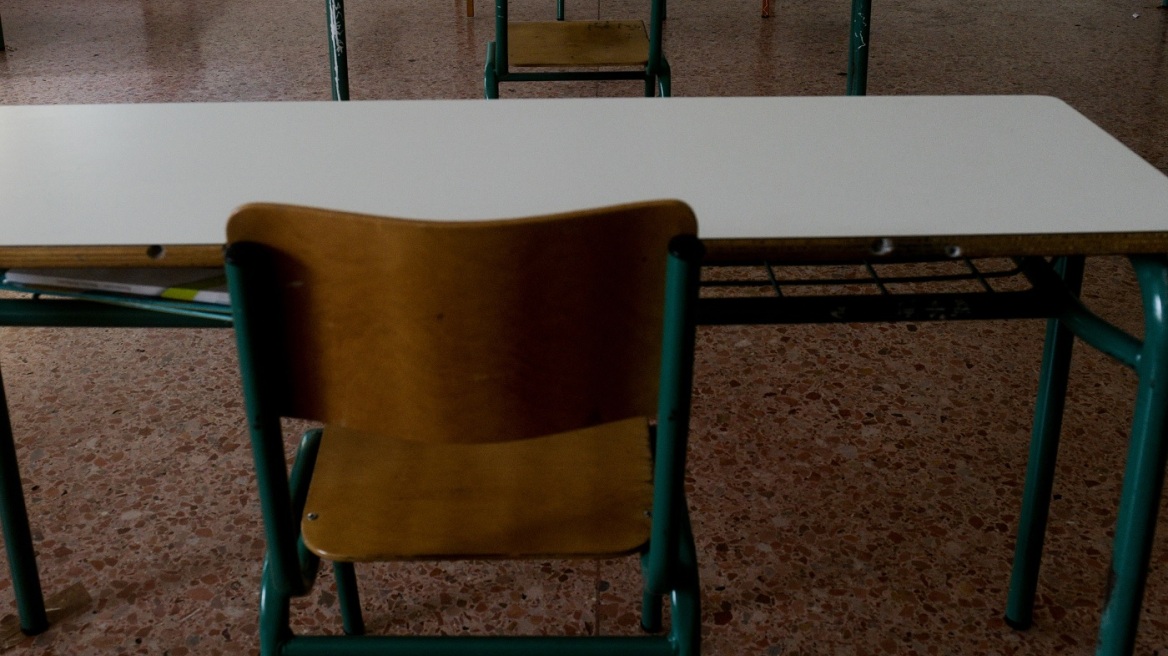 Αγρίνιο: 25χρονη εισέβαλε σε σχολική αίθουσα και χτύπησε μαθήτρια με καρέκλα
