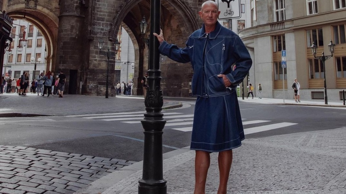 O Mark Bryan είναι ένας 64χρονος άνδρας που φοράει τακούνια γιατί αισθάνεται μεγαλύτερη αυτοπεποίθηση 