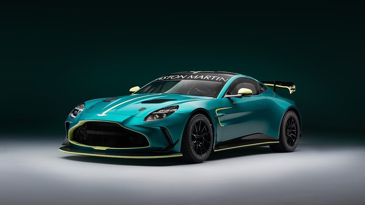 Η Aston Martin Vantage ρίχνεται στους αγώνες