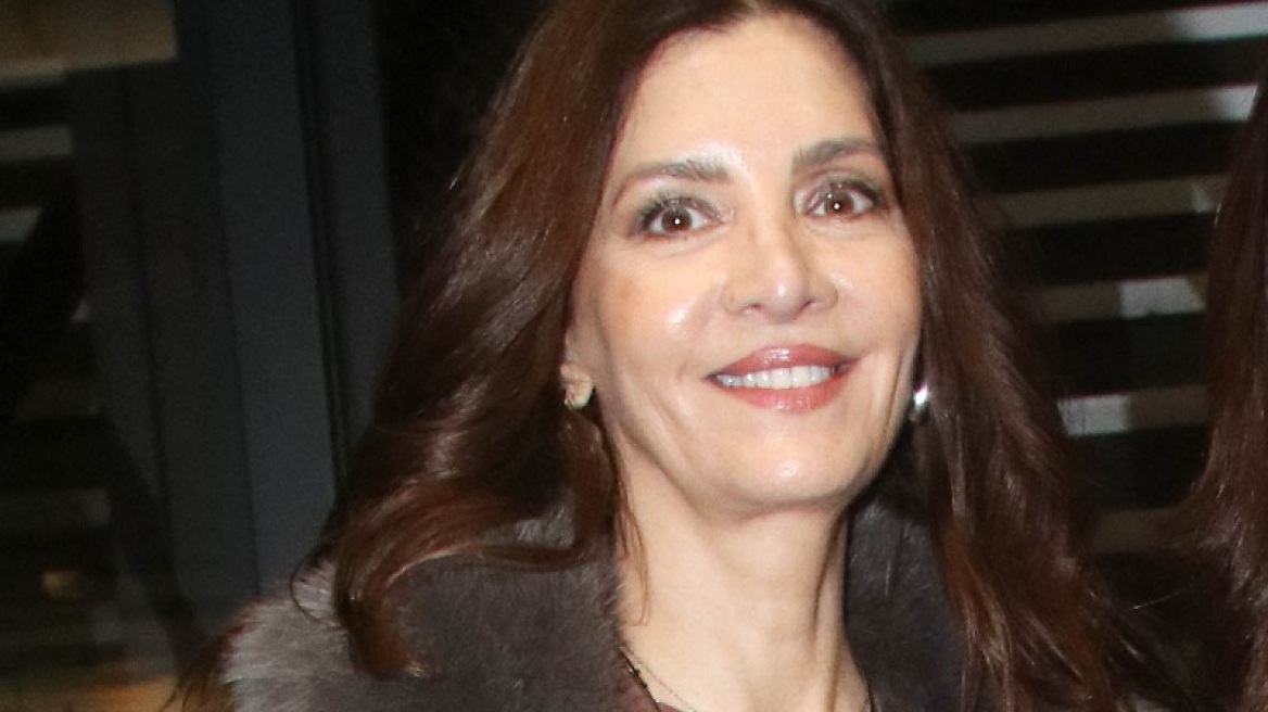 Κατερίνα Λέχου και Έμιλυ Κολιανδρή μαζί στο θέατρο - Τα σύνολα με το ίδιο παντελόνι που επέλεξαν