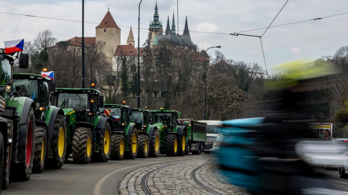 Νέες διαμαρτυρίες Ευρωπαίων αγροτών - Παρατείνεται για έναν χρόνο η αδασμολόγητη εισαγωγή ουκρανικών προϊόντων