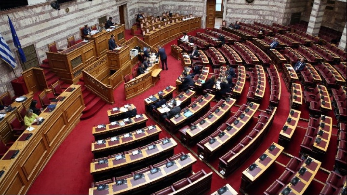 Συνεχίζεται στη Βουλή για 2η μέρα η συζήτηση για τα μη κερδοσκοπικά πανεπιστήμια - Δείτε live