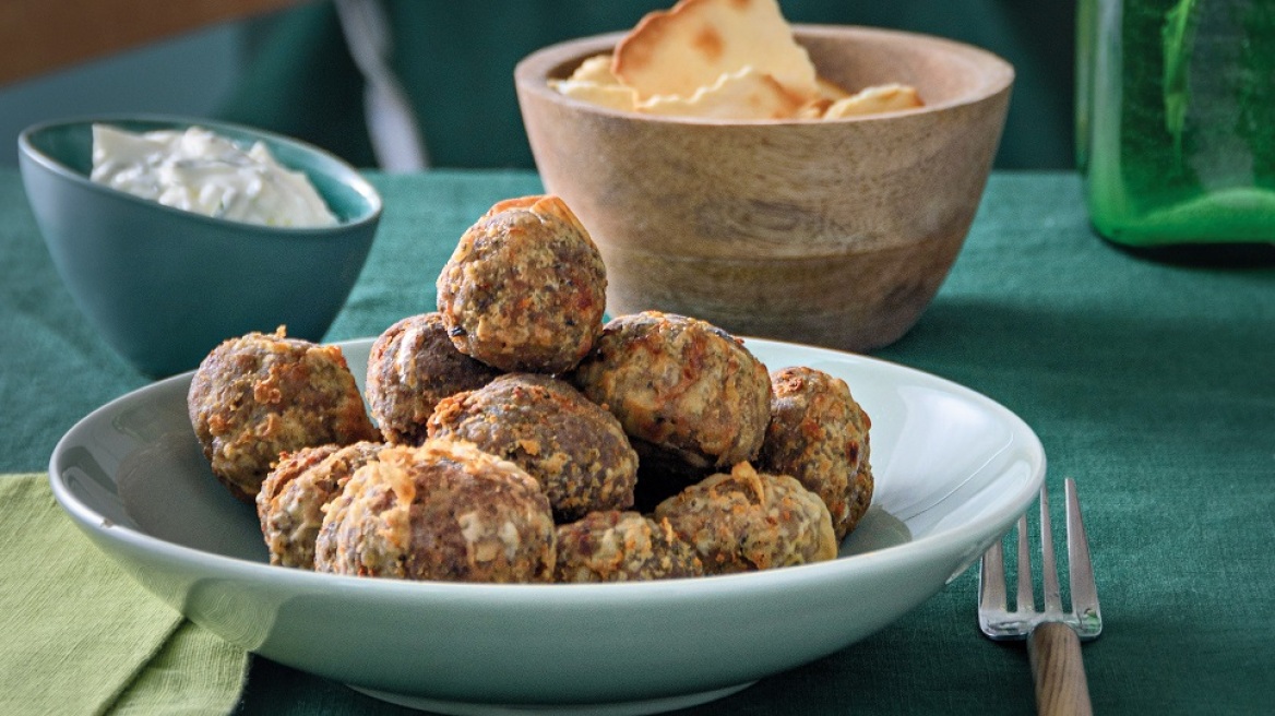 Σπιτικά κεφτεδάκια στη φριτέζα αέρος