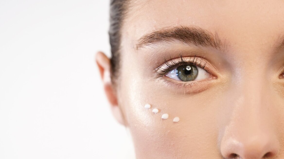 Οι καλύτερες κρέμες ματιών με ρετινόλη για ξεκούραστο βλέμμα