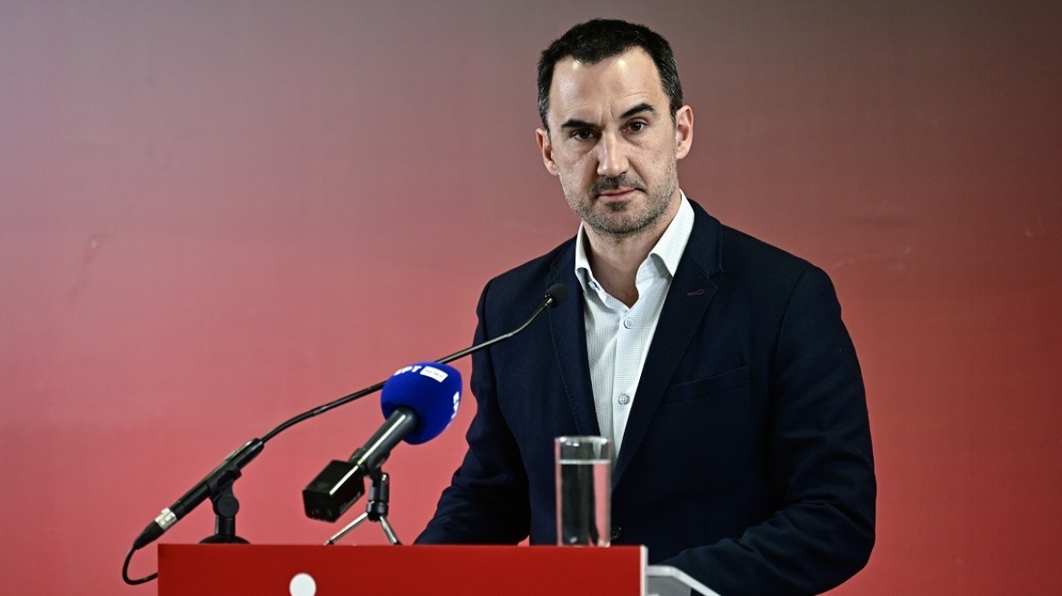 Χαρίτσης κατά Κασσελάκη - Ανδρουλακη για «πολιτική με όρους lifestyle, reality show και ποδοσφαιρικών μεταγραφών»