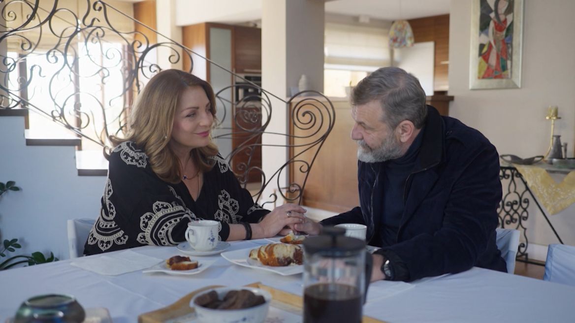 Η Γη της Ελιάς: Ο Τζον κάνει πρόταση γάμου στην Αθηνά