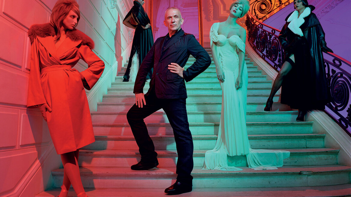 Οι γυναικείες κολεξιόν του Jean Paul Gaultier σε έναν τόμο