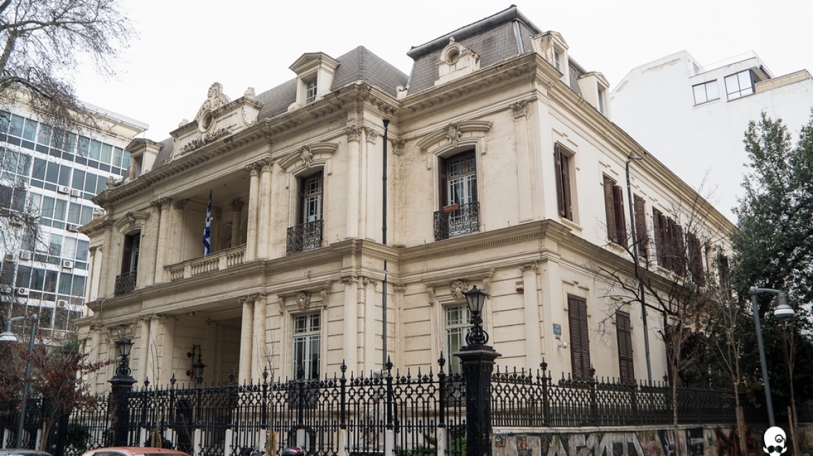 Θεσσαλονίκη: Άστεγος απείλησε με μαχαίρι εργαζόμενες του Ωδείου για να τις ληστέψει