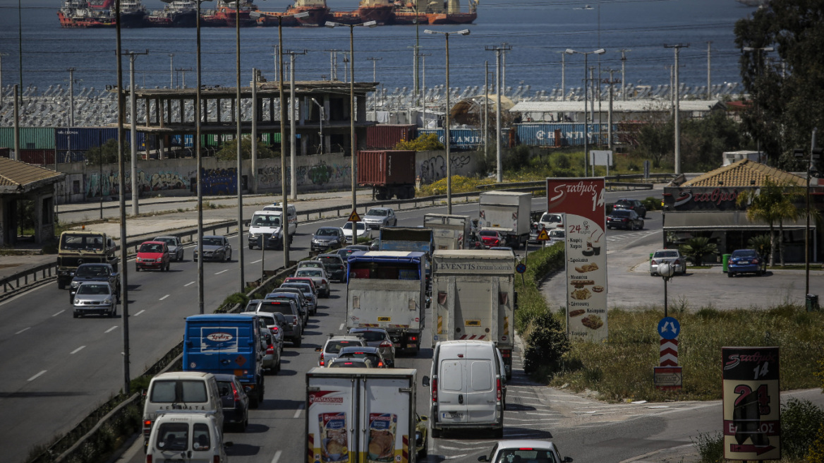Κίνηση: Ταλαιπωρία λόγω έργων στη λεωφόρο Αθηνών - Μποτιλιάρισμα στον Κηφισό και το κέντρο της Αθήνας