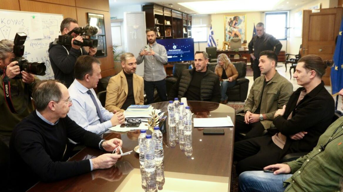 Το «ευχαριστώ» του Βρούτση στον Μπακασέτα