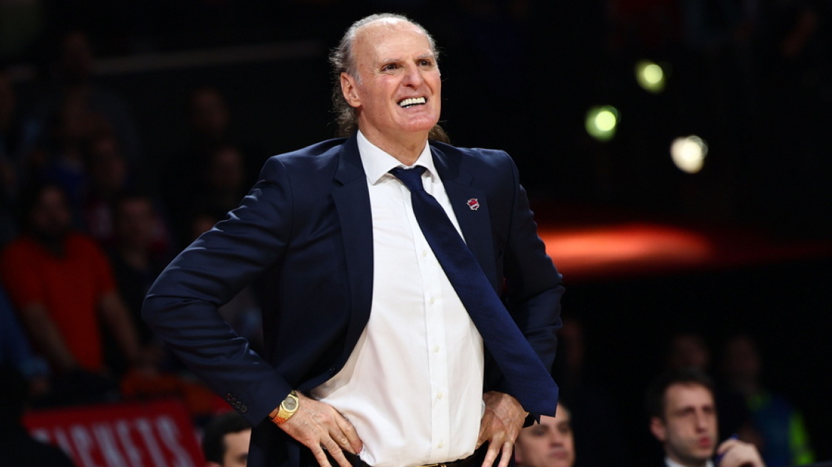 «Σύννεφα» στη σχέση Ιβάνοβιτς και Βίρτους Μπολόνια: Συνδέουν τον έμπειρο προπονητή με τον Άρη