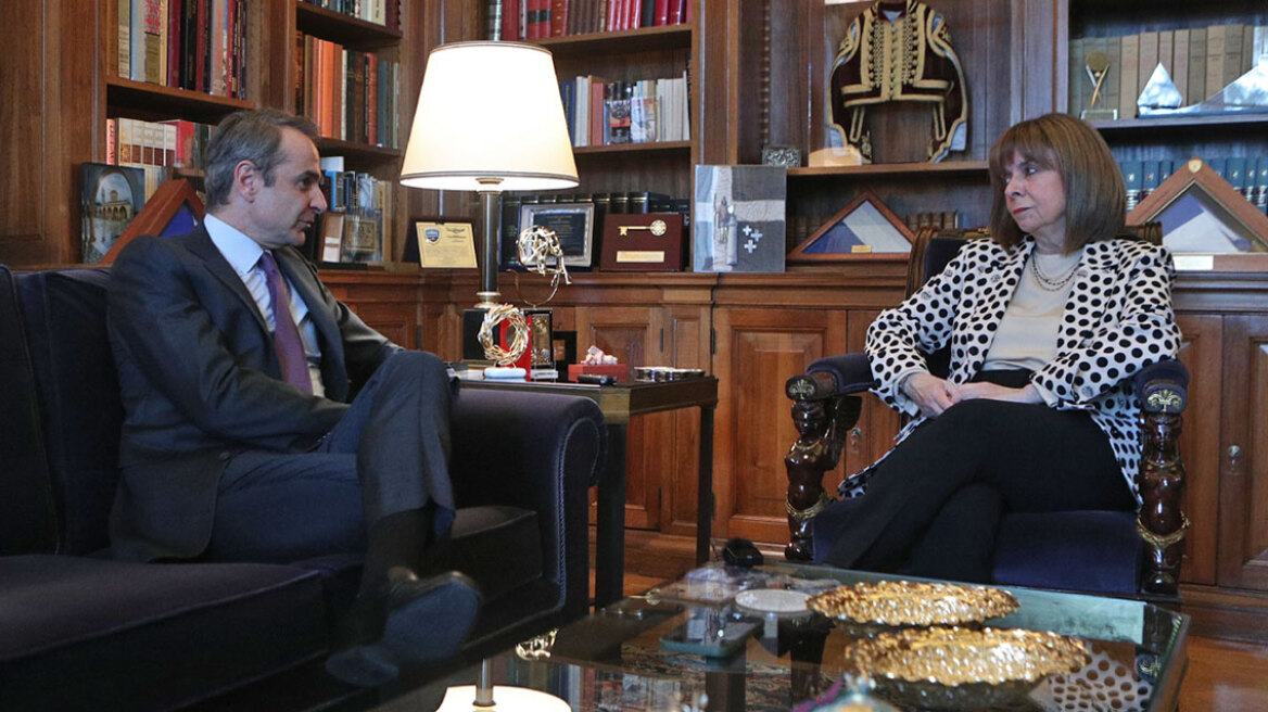 Μητσοτάκης σε Σακελλαροπούλου:  Δεν θα δεχθούμε την κερδοσκοπία - Δεν γίνεται να μην διαγράφονται φοιτητές που παρανομούν στα ΑΕΙ