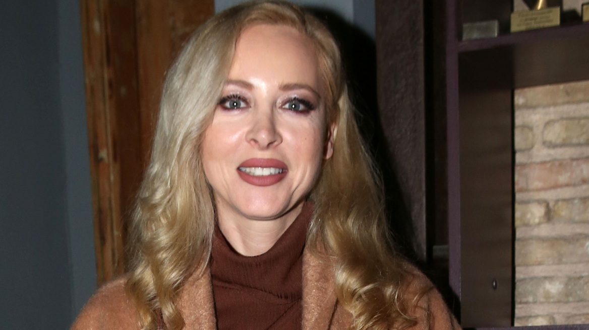 Φαίη Ξυλά: Πώς συνδύασε το καφέ σε βραδινή έξοδο