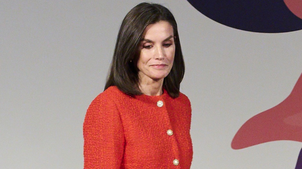 Η Βασίλισσα Λετίσια τελειοποίησε την business chic εμφάνιση