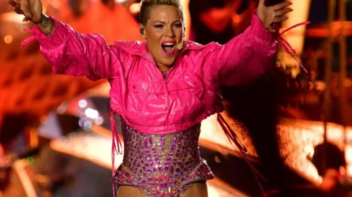 Το πρώτο και το δεύτερο: Το ξεκαρδιστικό post της Pink για τις διαφορές ανάμεσα στα παιδιά της (βίντεο)