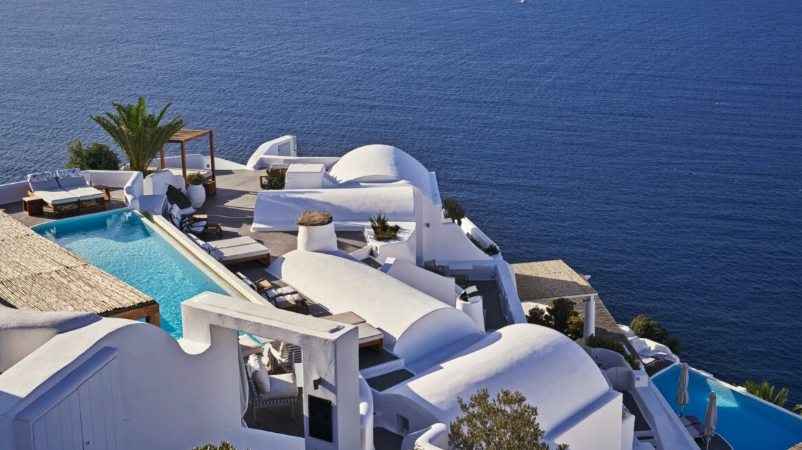 Anantara Santorini Abu Dhabi Retreat: Πώς το Άμπου Ντάμπι αντέγραψε τη Σαντορίνη (Instagram pics)