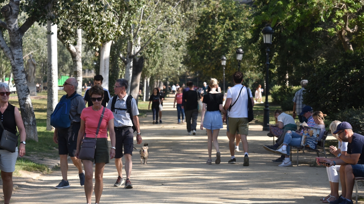 Ισπανία: Η προειδοποίηση για ξηρασία στη Βαρκελώνη δεν σταματά τους τουρίστες ενόψει Πάσχα
