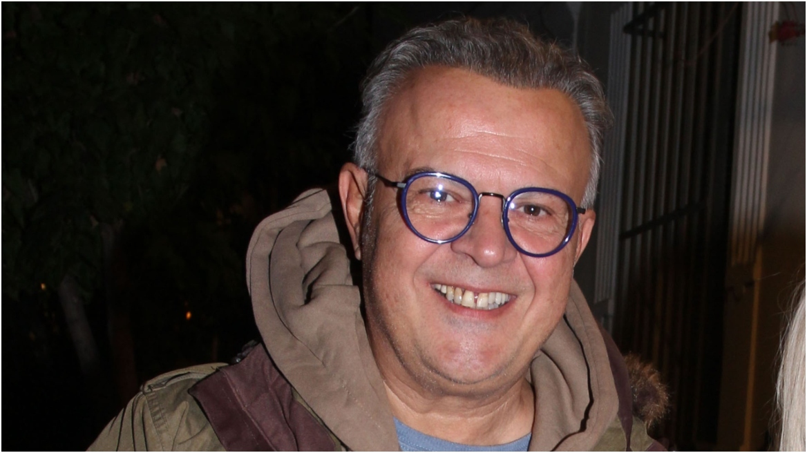 Μιχάλης Ρέππας: Διαψεύδει ότι θα αντικαταστήσει τον Χρήστο Χατζηπαναγιώτη στη θεατρική παράσταση που πρωταγωνιστεί