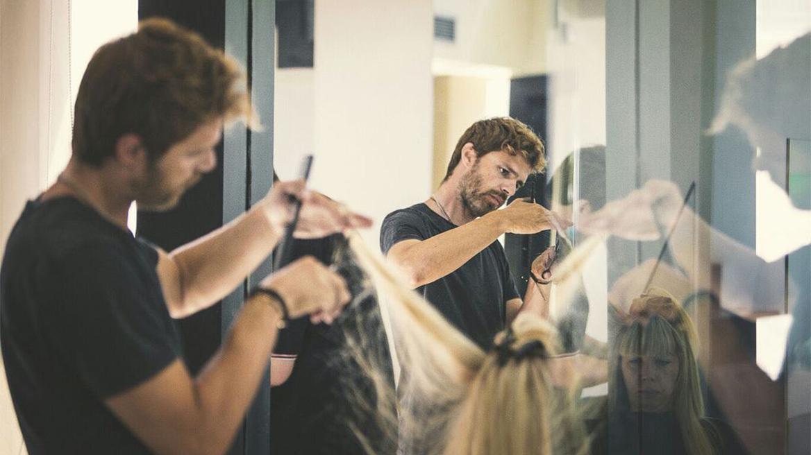 Ο Eλληνας που άλλαξε τα δεδομένα στον τομέα της κομμωτικής