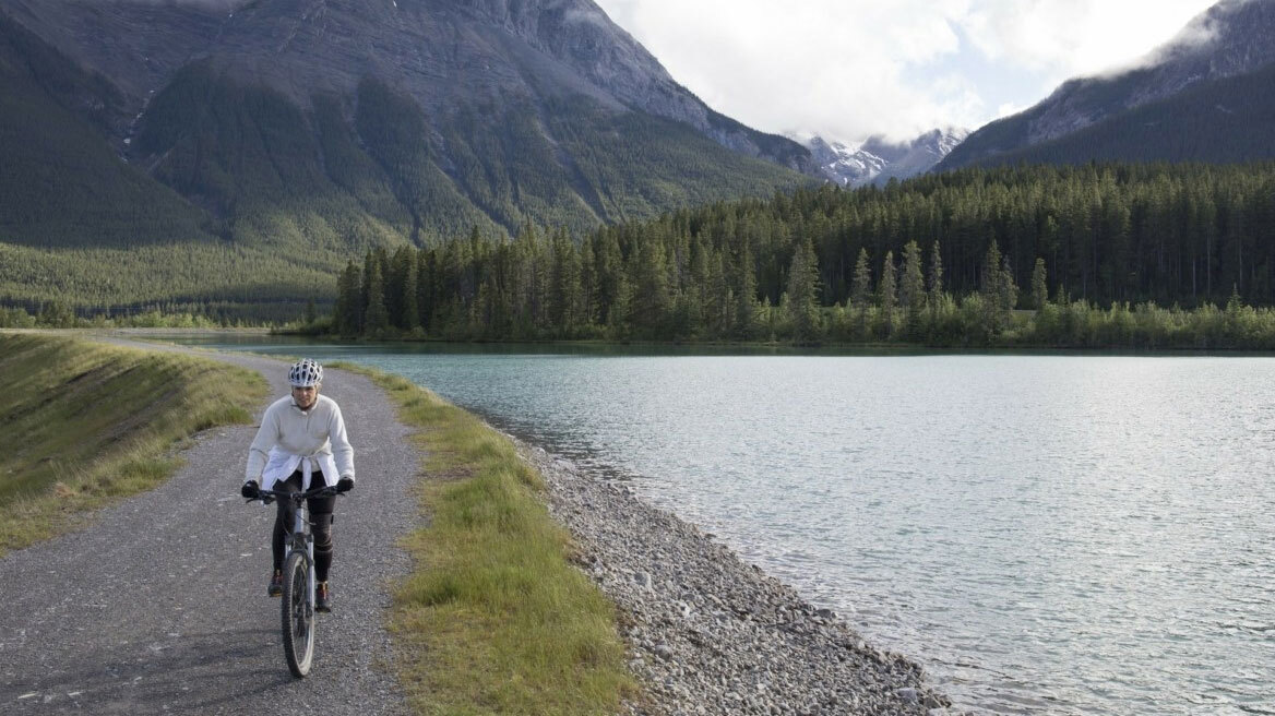 Οι άνθρωποι με αυτή τη συνήθεια κερδίζουν περισσότερα χρήματα στη ζωή τους