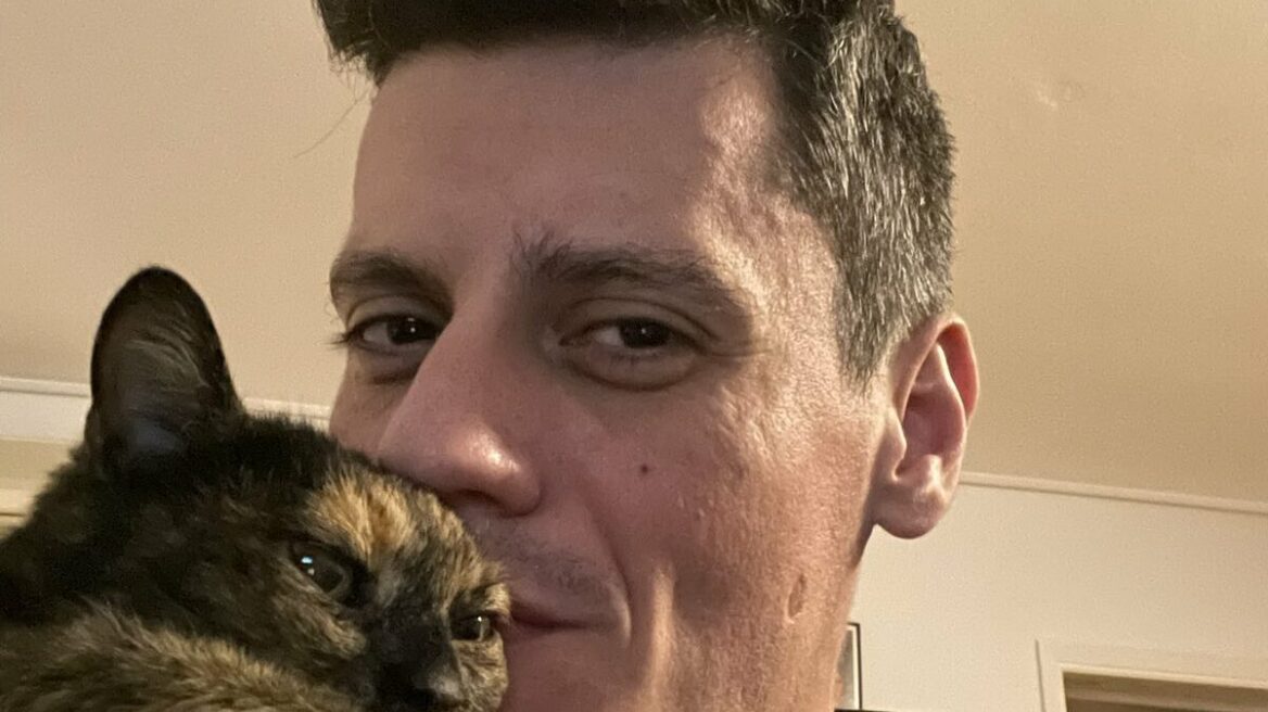 Αλέξανδρος Βάρθης και Τσίτση: Ο τυχοδιώκτης από τις Ψυχοκόρες και η τετράποδη αδυναμία του