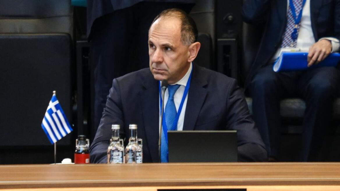 Γεραπετρίτης από Βρυξέλλες: Να αναπτύξουμε βιώσιμους τρόπους για τη στήριξη της Ουκρανίας