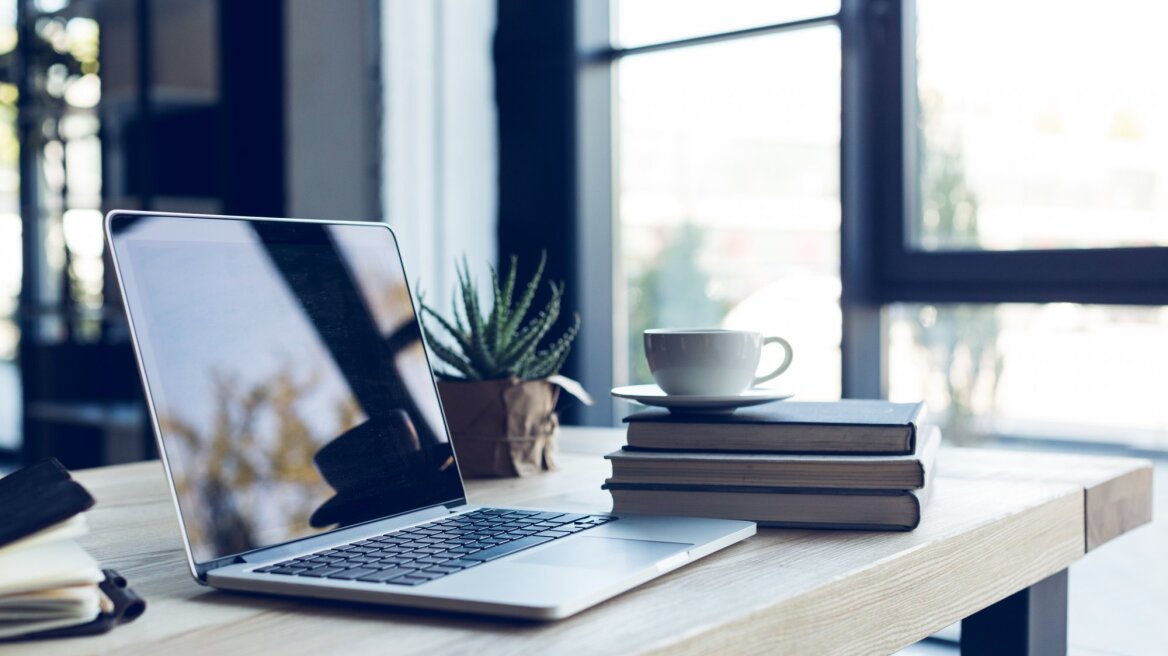 Home office: 5 κορυφαίες επιλογές για γραφείο σε μικρό σπίτι