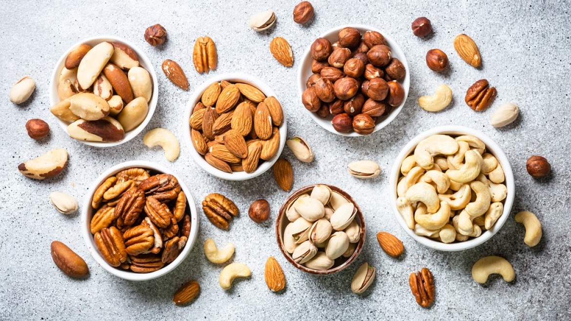 Ωμοί και ανάλατοι ξηροί καρποί; Πώς να τους νοστιμίσετε εύκολα στο σπίτι