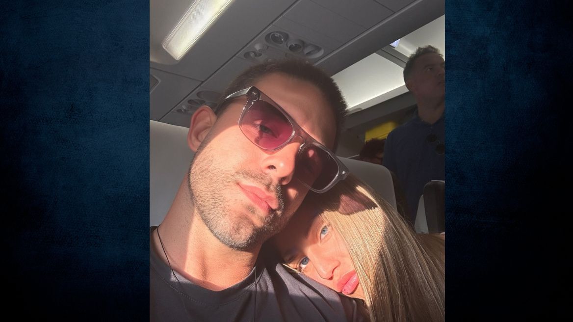 Γιώργος Λιβάνης: Αγκαλιά με την Ανδρομάχη στο αεροπλάνο