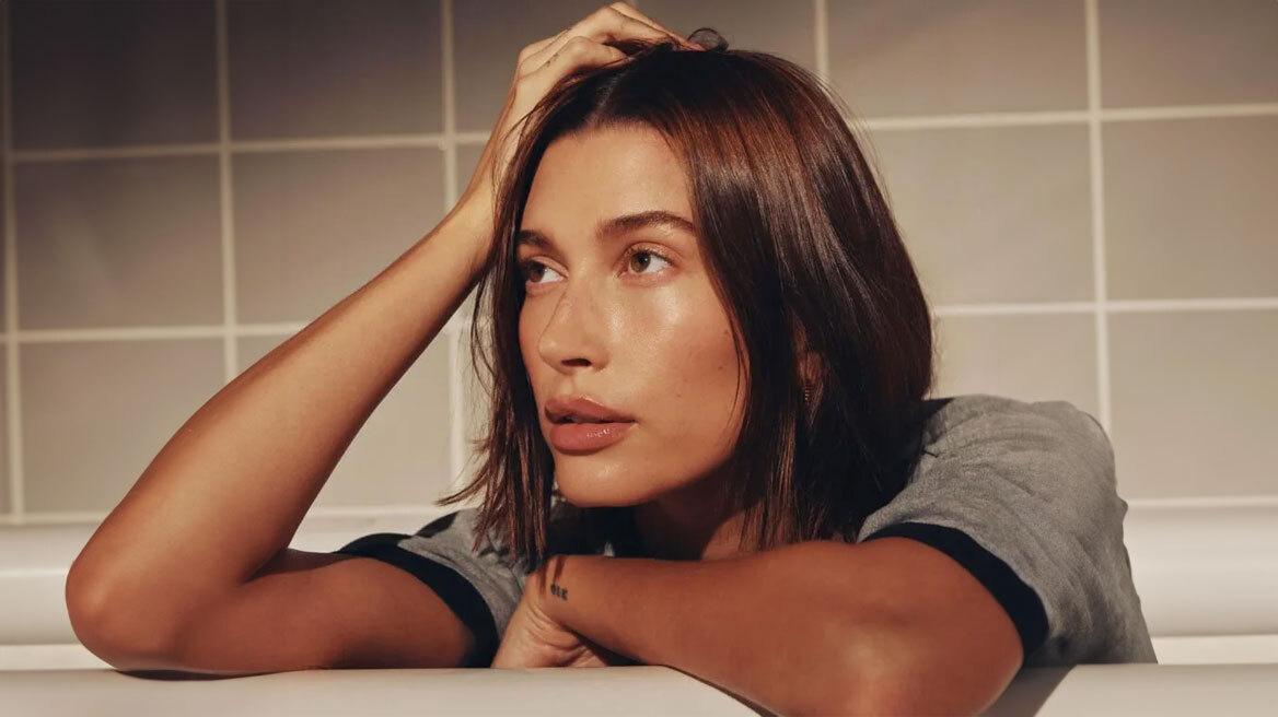 Η Hailey Bieber έκανε το πιο ωραίο μονοχρωματικό μακιγιάζ για την άνοιξη