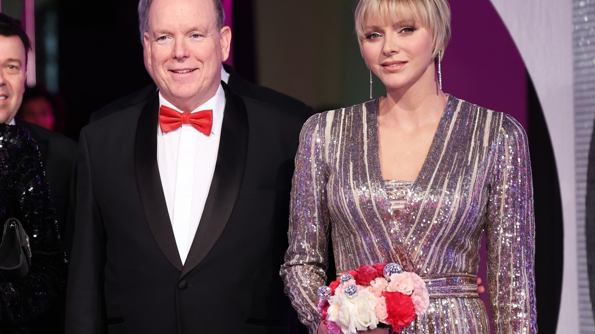 H πριγκίπισσα Charlene ποζάρει με τον Στέφανο Τσιτσιπά μετά τη νίκη του στο τουρνουά Monte Carlo Masters 