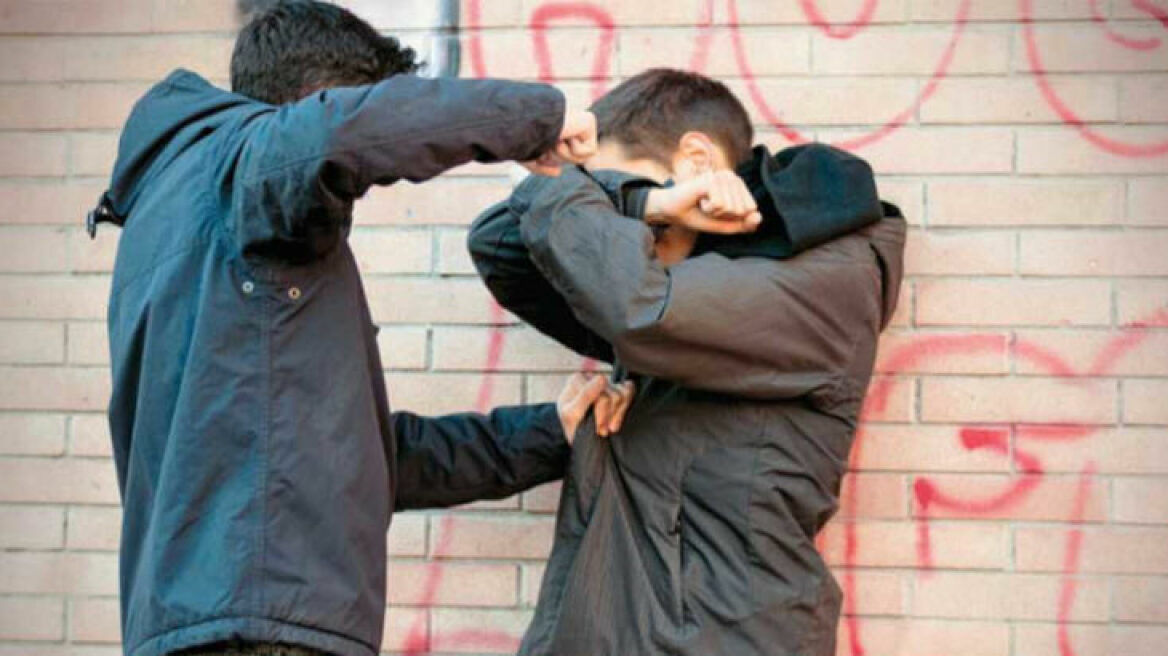 Ζάκυνθος: Δυο συλλήψεις για επίθεση σε ανήλικο έξω από το σχολείο του 