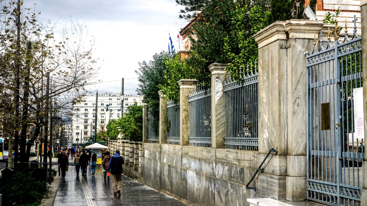 Καιρός: Βροχές και άνοδος της θερμοκρασίας την Κυριακή - Σκόνη ξανά από Τρίτη
