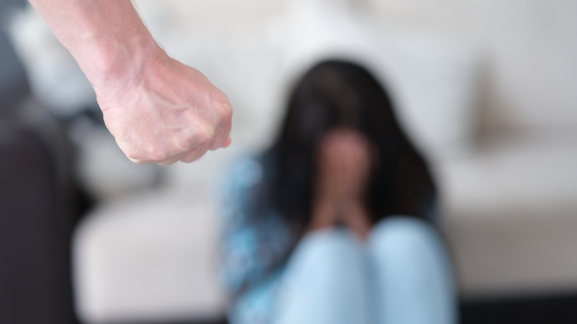 Θεσσαλονίκη: Ελεύθερος ο πατέρας που χτύπησε την 13χρονη κόρη του επειδή βγήκε αργά το βράδυ