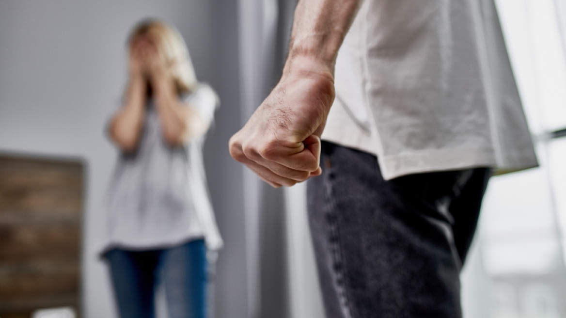 ΕΛ.ΑΣ.: 379 συλλήψεις σε 633 περιστατικά βίας κατά γυναικών την περασμένη εβδομάδα