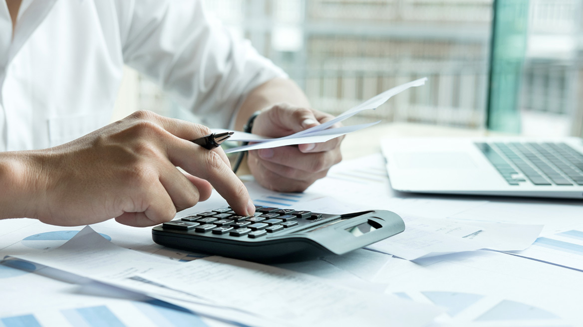 Φορολογικές δηλώσεις: Με ρυθμούς ρεκόρ η υποβολή τους, σύμφωνα με την ΑΑΔΕ