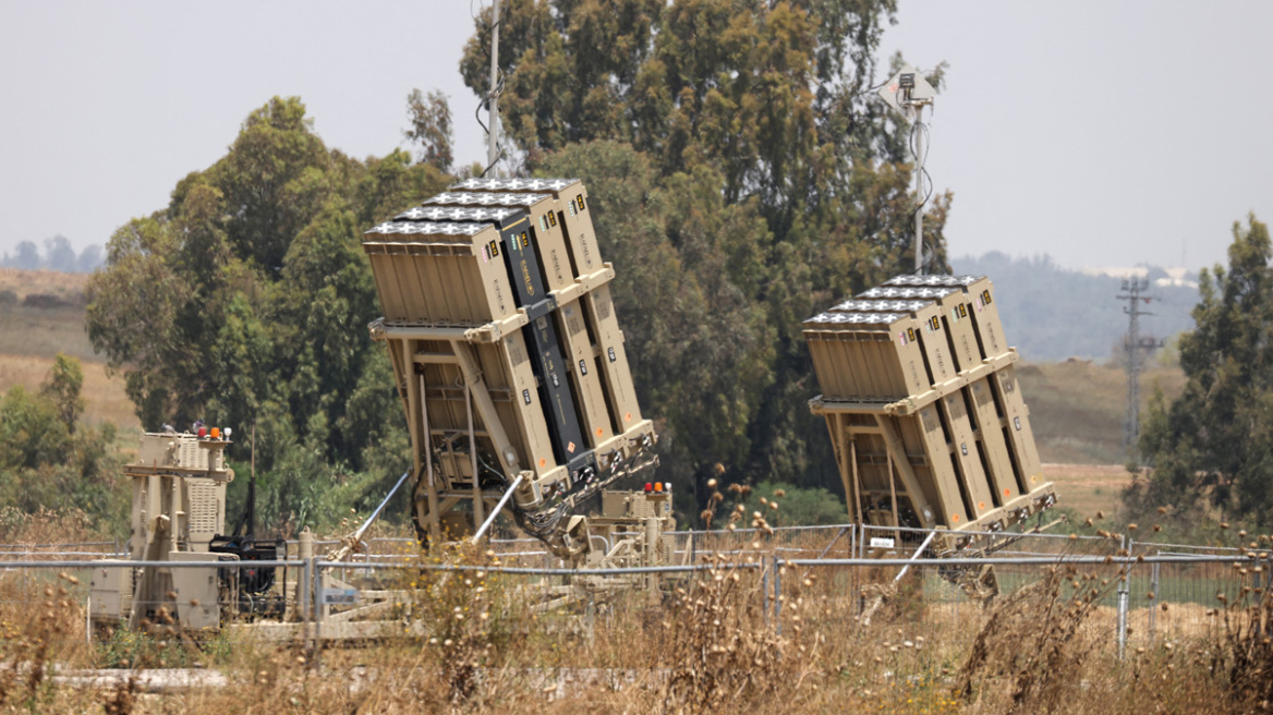 Η Κύπρος παρέλαβε την πρώτη παρτίδα του συστήματος αεράμυνας Iron Dome από το Ισραήλ