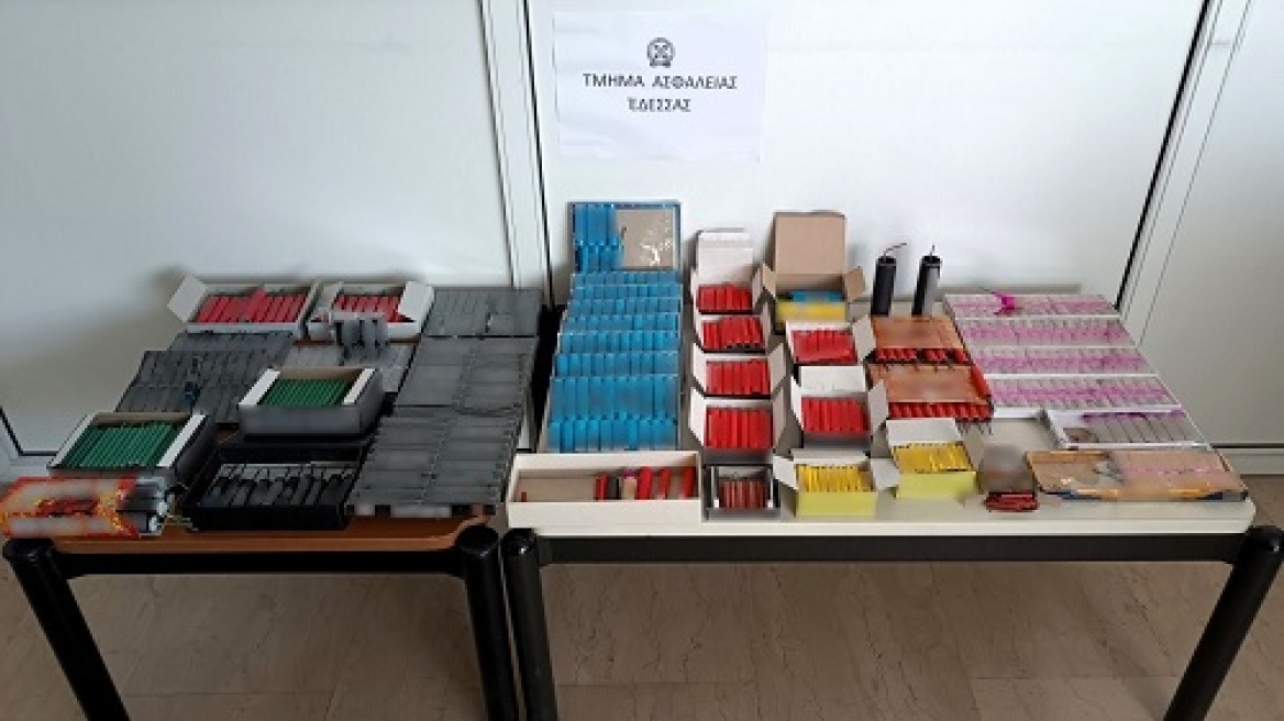 Μαθητές πετούσαν κροτίδες σε σχολείο στην Έδεσσα