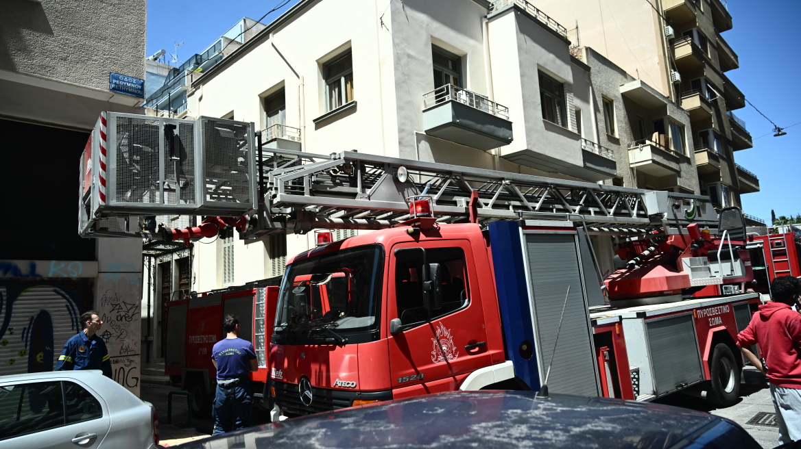 Εξάρχεια: Πυρκαγιά σε διαμέρισμα στο κέντρο της Αθήνας