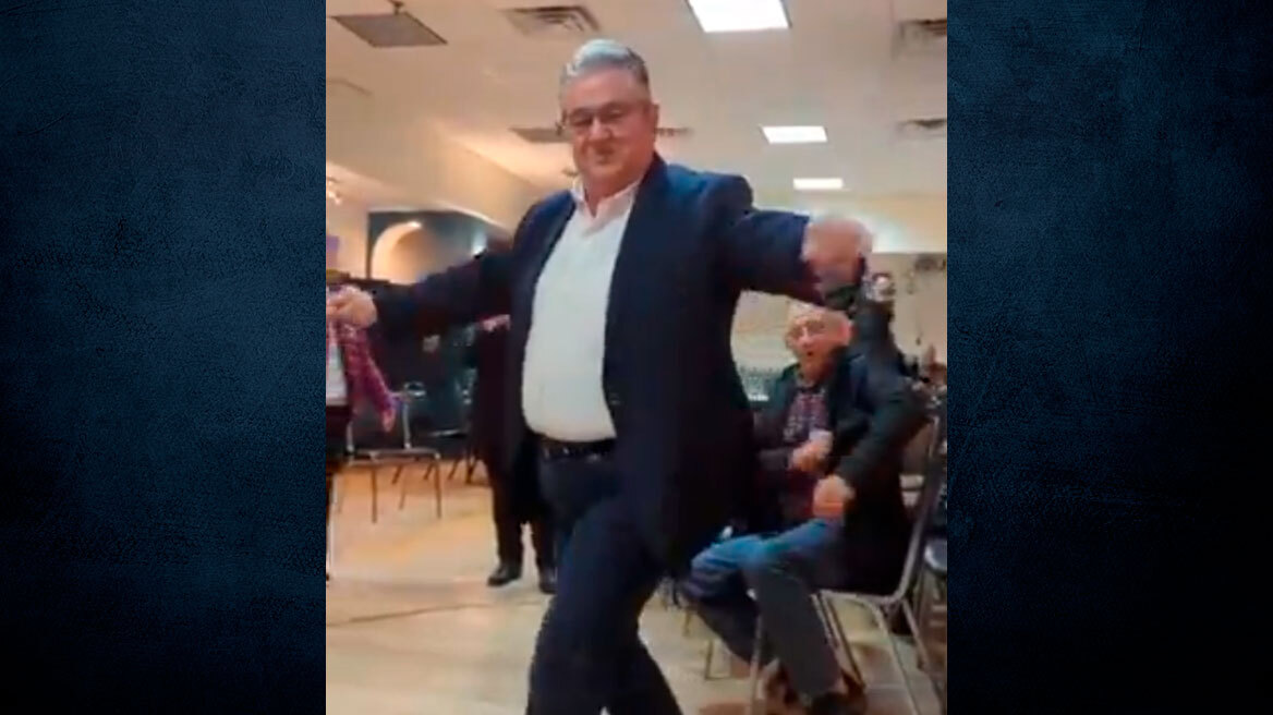 Το βαρύ ζεϊμπέκικο του Κουτσούμπα από τις ΗΠΑ - Δείτε βίντεο