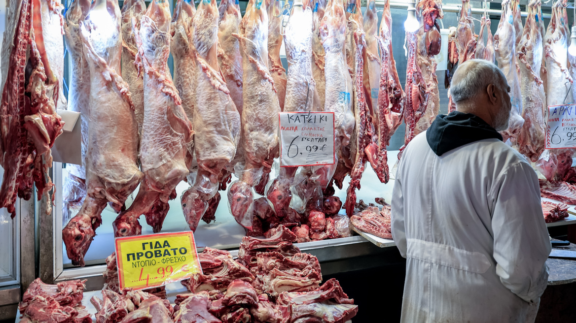Πάσχα 2025: Πού θα κυμανθούν οι τιμές σε αρνιά και κατσίκια