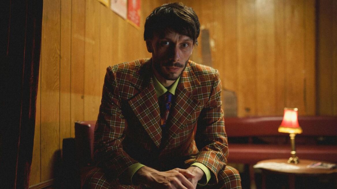 «Μικρό Ταρανδάκι»: Το σήμα κινδύνου που εκπέμπει η νέα τηλεοπτική σειρά