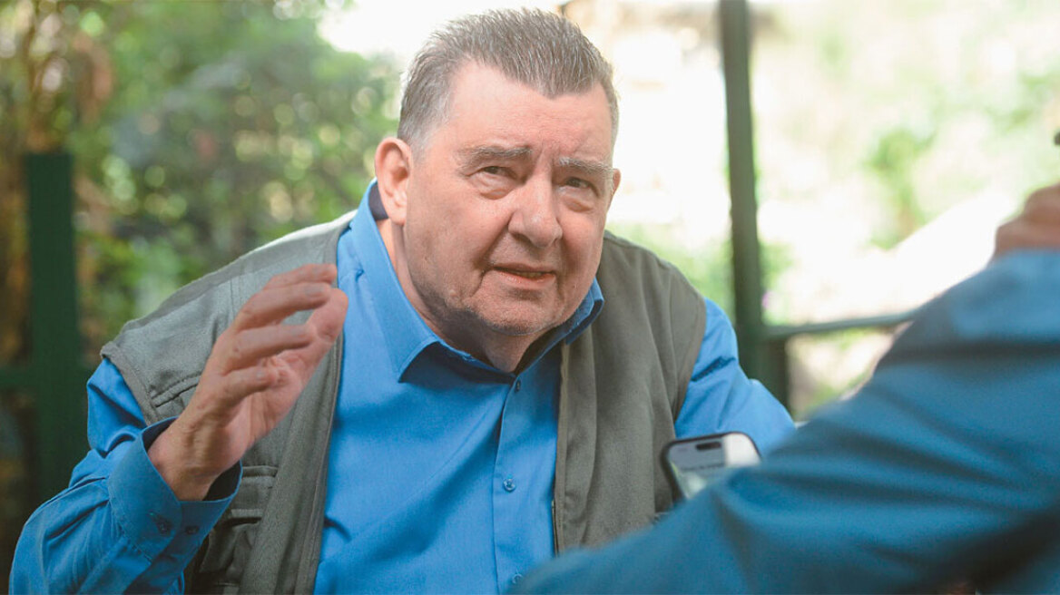 Καρατζαφέρης: «Ο Σαμαράς κάτι φοβάται, δεν ξέρω αν θα κάνει κόμμα», τα καρφιά για Καμμένο και Καρυστιανού