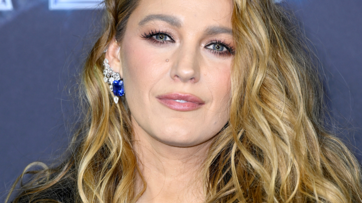 H Blake Lively επαναφέρει στο προσκήνιο το mermaidcore 