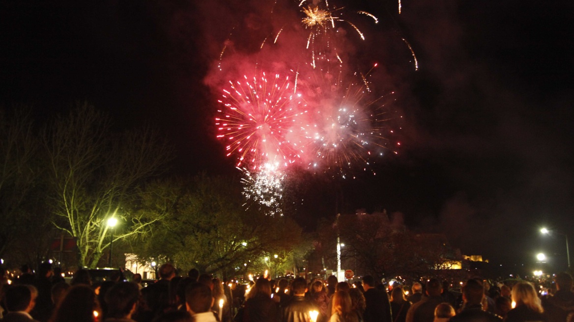 ΕΛΑΣ: «Έχασα τρία δάχτυλα» - Το βίντεο για τα βεγγαλικά και τα πυροτεχνήματα που «δεν είναι παιχνίδι»