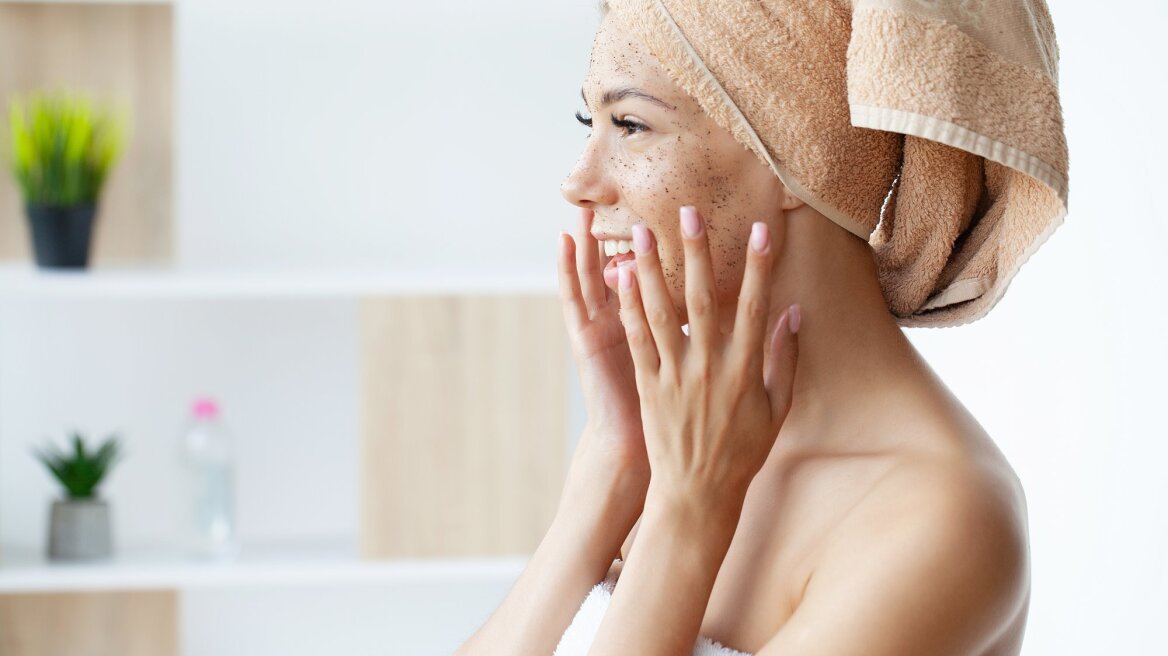 Ντεμακιγιάζ: Ο απόλυτος οδηγός για καθαρή και υγιή επιδερμίδα