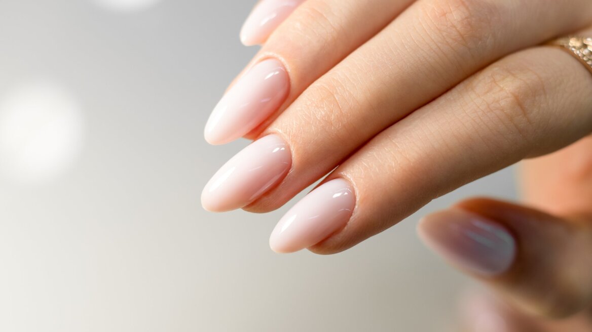Nail trends full of color: Οι ανοιξιάτικες τάσεις που ανυπομονούμε να δοκιμάσουμε